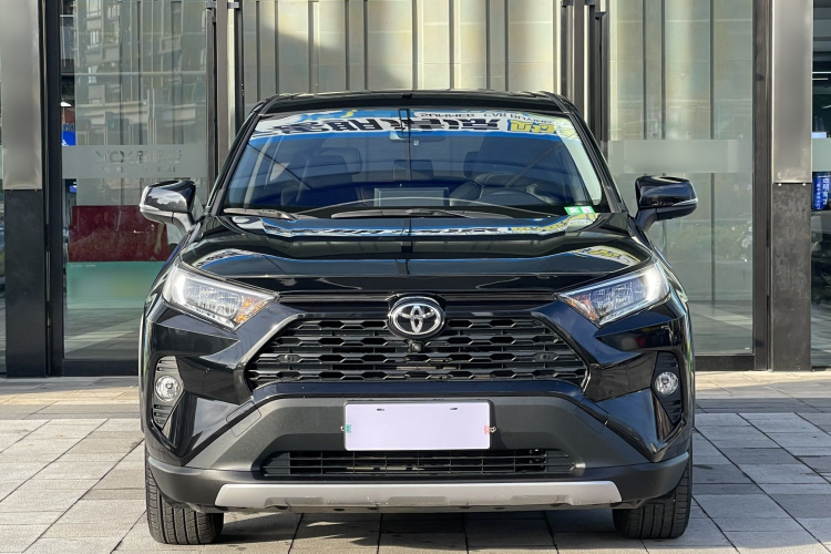 Toyota RAV4 (Imported) 2022 immagine di auto #3