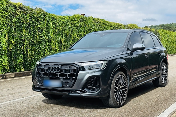 Audi SQ7 2024 #3 Audi SQ7 2024 car image #3