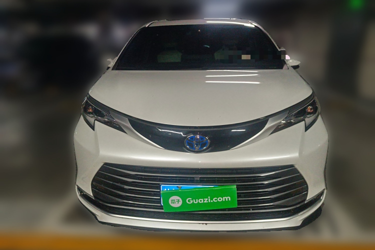 Toyota Sienna 2024 image de voiture #3