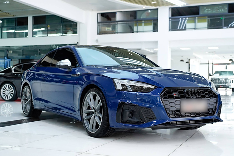 Audi S5 2023 car image #3