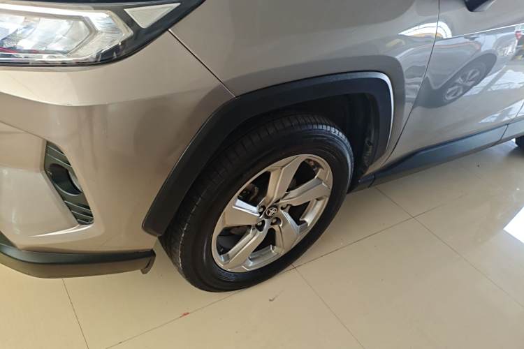 Toyota RAV4 (Imported) 2022 #3 Toyota RAV4 (Imported) 2022 immagine di auto #3