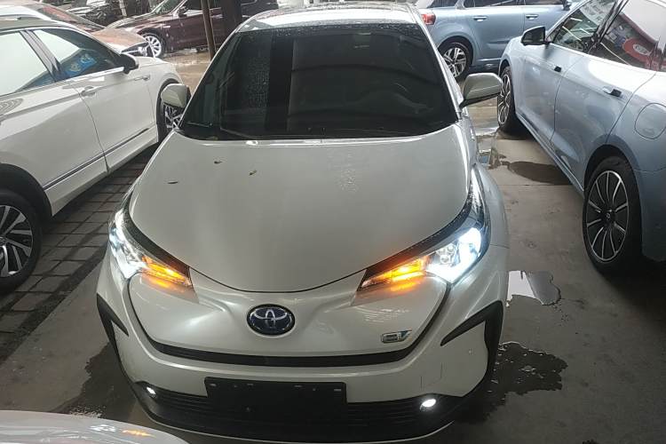 Toyota Izoa E 2022 #3 Toyota Izoa E 2022 imagen de coche #3