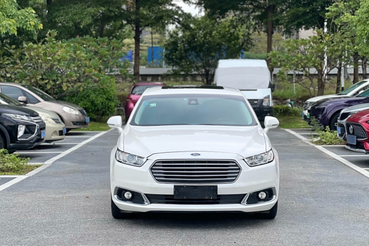 Ford Taurus 2016 #3 Ford Taurus 2016 صورة سيارة #3