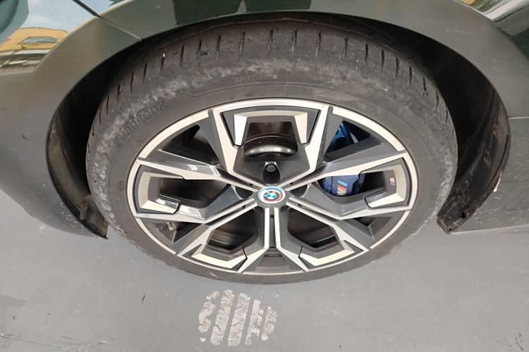 BMW i4 M50 2023 #3 BMW i4 M50 2023 car image #3