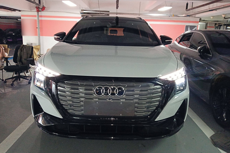 Audi Q5 e-tron 2023 #3 Audi Q5 e-tron 2023 immagine di auto #3