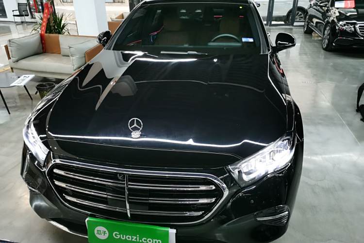 Mercedes-Benz E Class New Energy 2024 car image #3