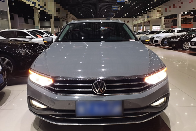 Volkswagen Passat Variant 2023 imagem de carro #3