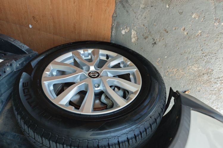 Nissan X-Trail 2019 immagine di auto #3