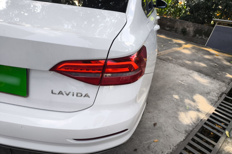 Volkswagen Lavida 2021 car image #3
