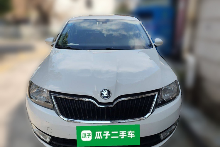 Skoda Rapid Spaceback 2016 car image #3