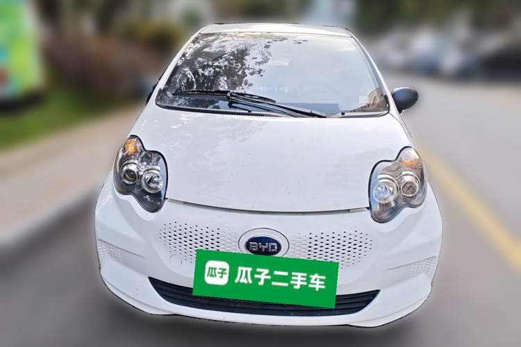 BYD e1 2020 car image #3