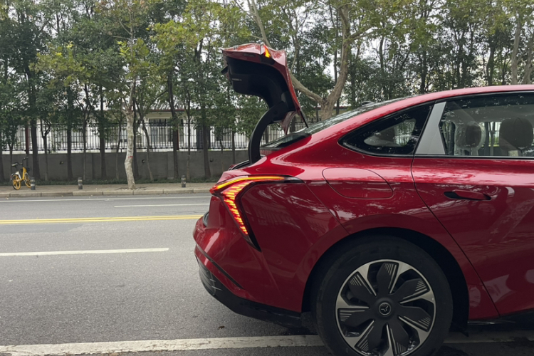 HongQi TianGong 05 2025 car image #3