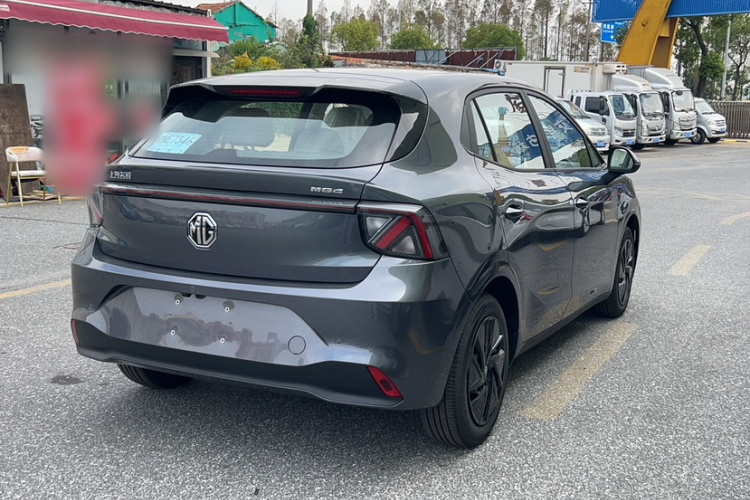 MG 4 EV 2025 car image #3
