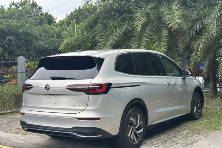 Volkswagen Viloran 2022 car image #3