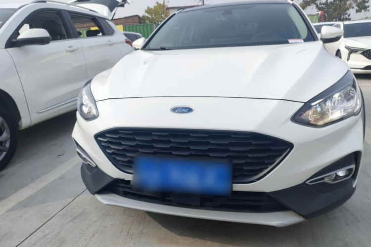 Ford Focus Active 2020 car image #3