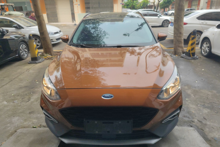 Ford Focus Active 2019 car image #3