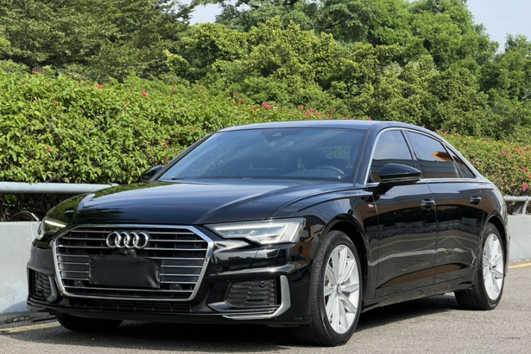 Audi A6 2021 car image #3