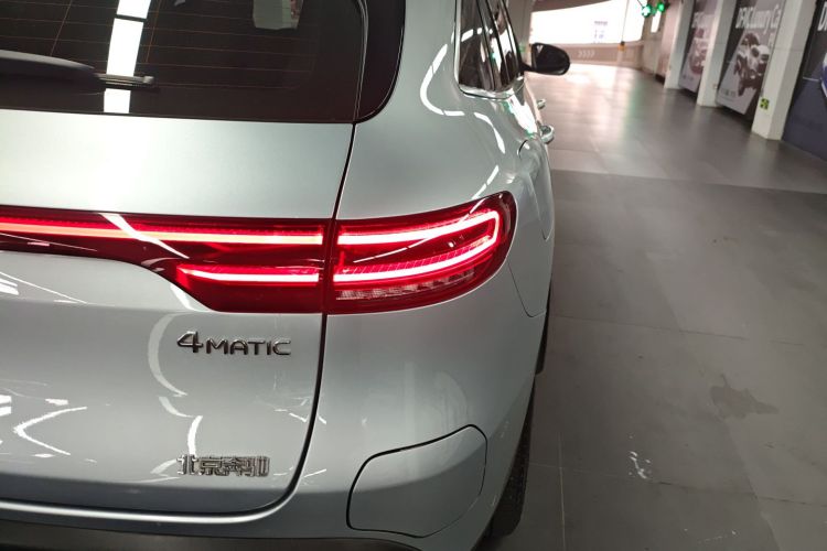 Mercedes-Benz EQC Class 2022 car image #3