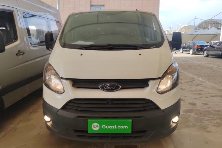 Ford Transit 2023 car image #3