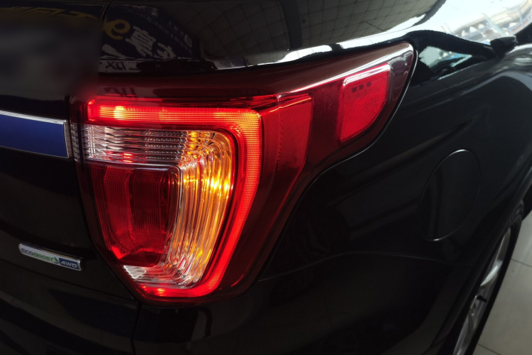 Ford Explorer (Imported) 2018 car image #3