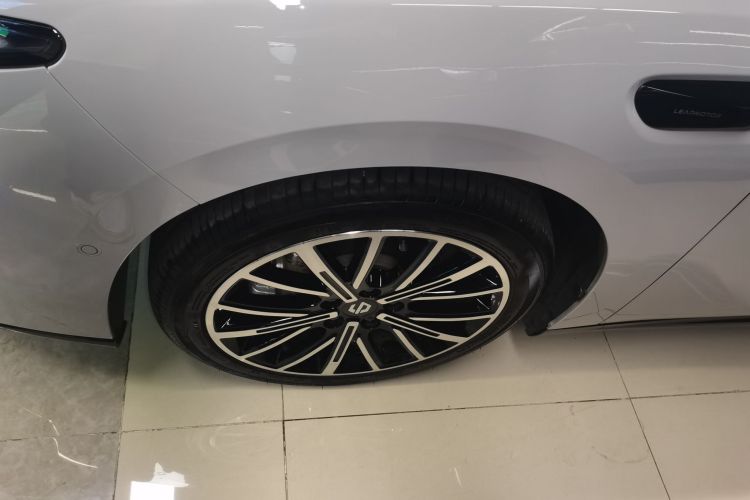 零跑汽车 零跑B01 2025 汽车图片 #3