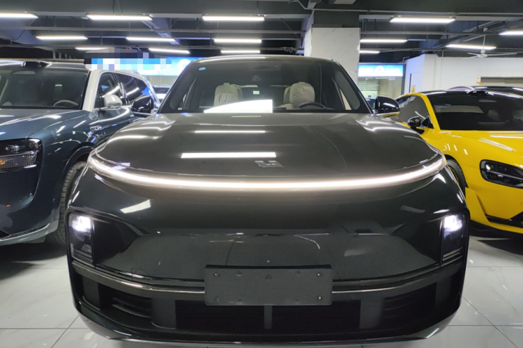 Li L8 2023 изображение автомобиля #3