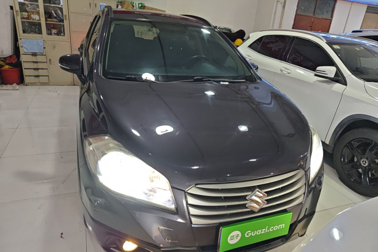 Suzuki S-Cross 2016 immagine di auto #3