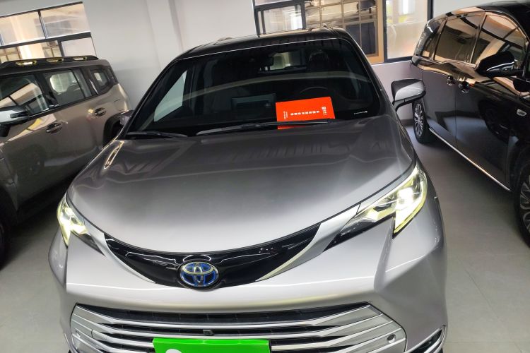 Toyota Sienna 2022 #3 Toyota Sienna 2022 car image #3