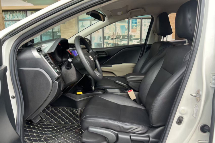 Honda City 2016 изображение автомобиля #3