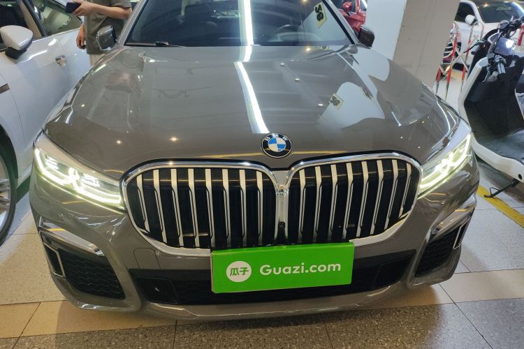 BMW M760Le 2021 car image #3