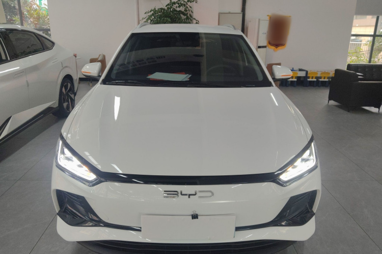 BYD e2 2024 image de voiture #3