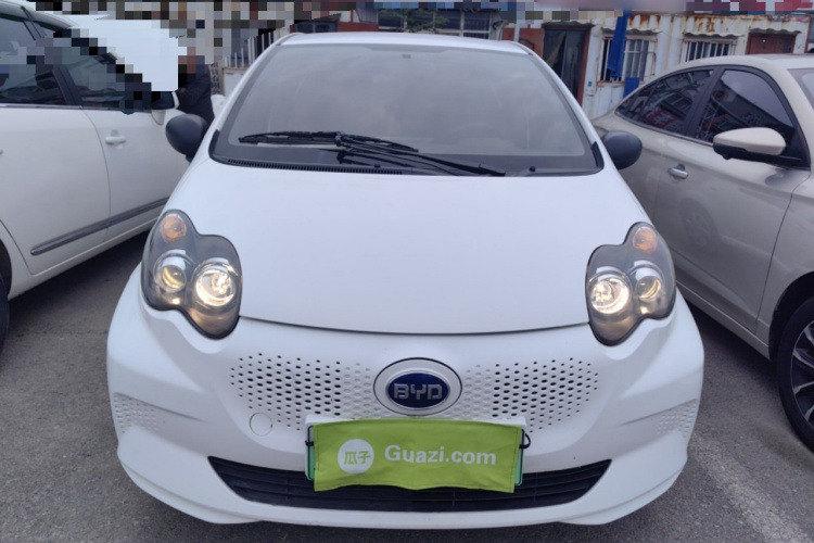 BYD e1 2020 #3 BYD e1 2020 car image #3