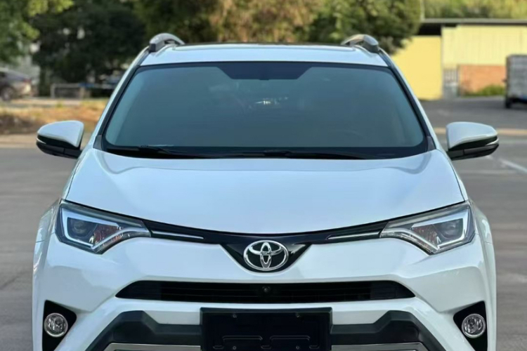 RAV4 2018 #3 RAV4 2018 car image #3