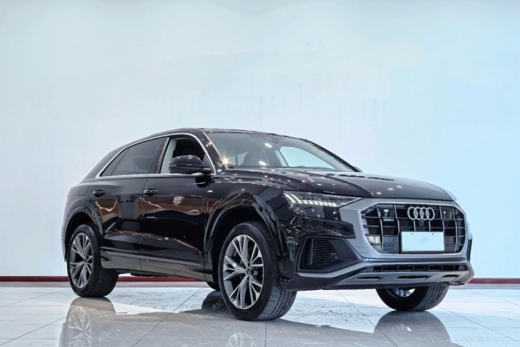 Audi Q8 2024 car image #3