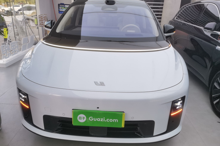 Li i8 2025 изображение автомобиля #3