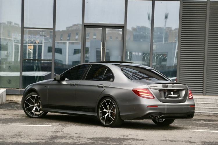 Mercedes-Benz E AMG 2018 immagine di auto #3