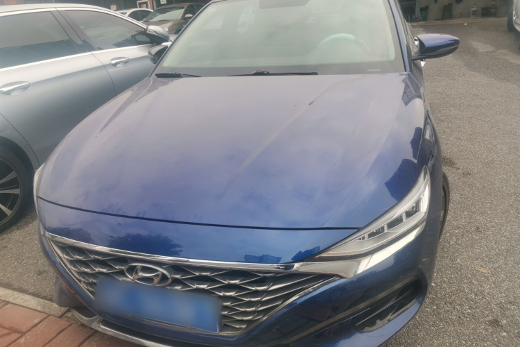 Hyundai Lafesta 2019 car image #3