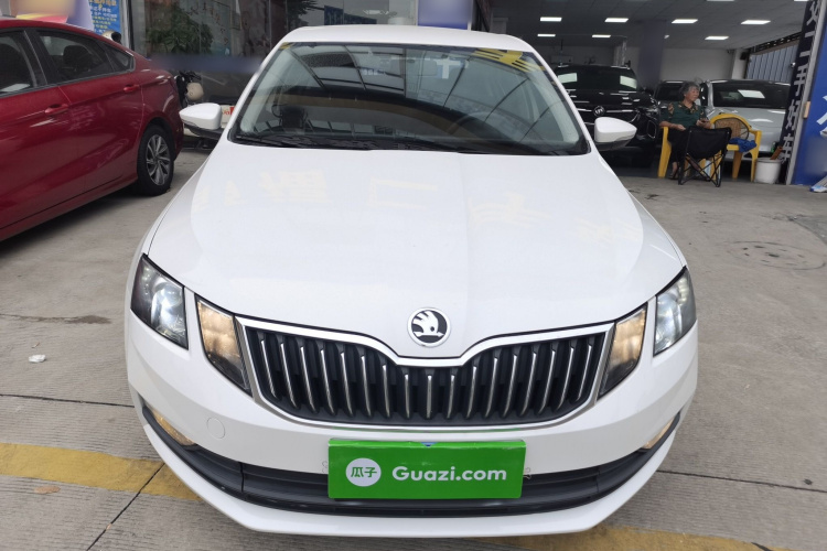 Skoda Octavia 2021 car image #3