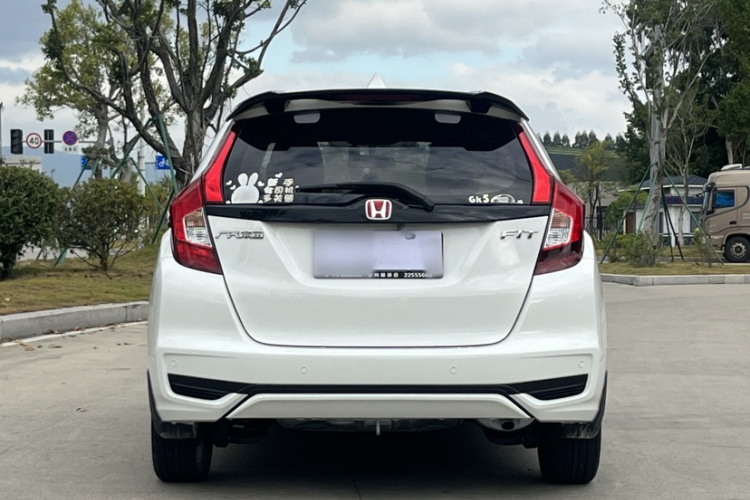 Honda Fit (Imported) 2019 car image #3