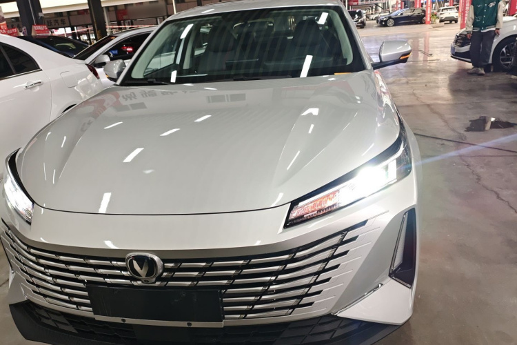 Changan EadoPHEV 2025 car image #3