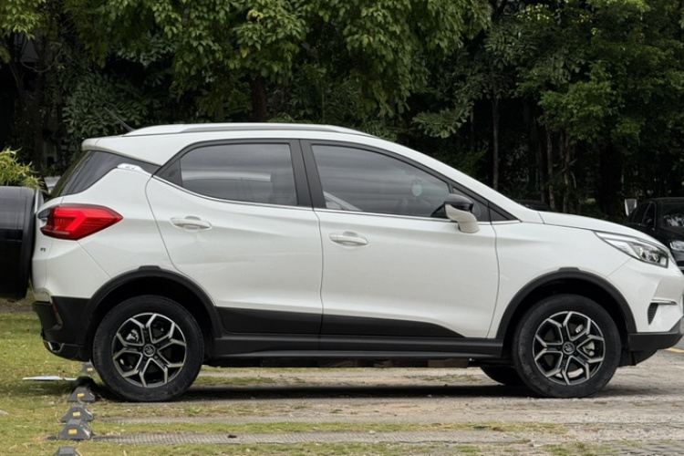 BYD Yuan 2021 car image #3