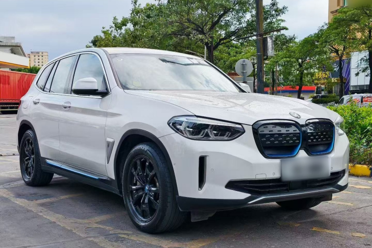 BMW iX3 2021 car image #3