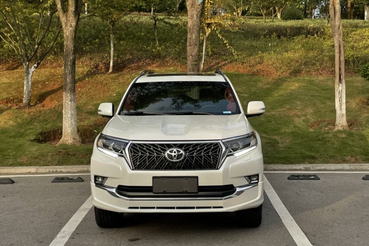 Toyota Land Cruiser Prado 2020 #3 Toyota Land Cruiser Prado 2020 car image #3