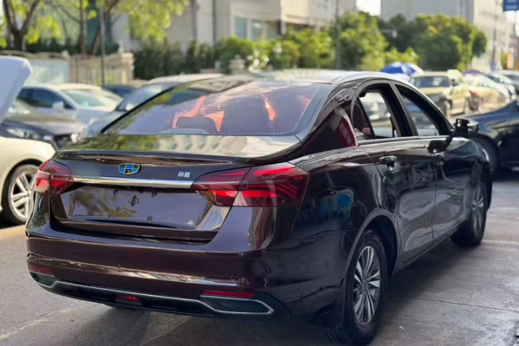 GEELY Emgrand 2018 car image #3