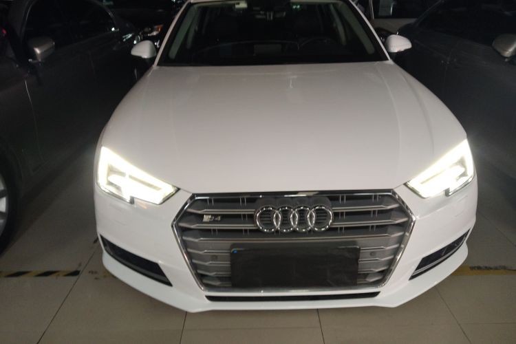 Audi A4 2017 car image #3