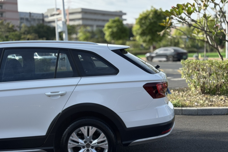 Volkswagen C-Trek 2017 immagine di auto #3