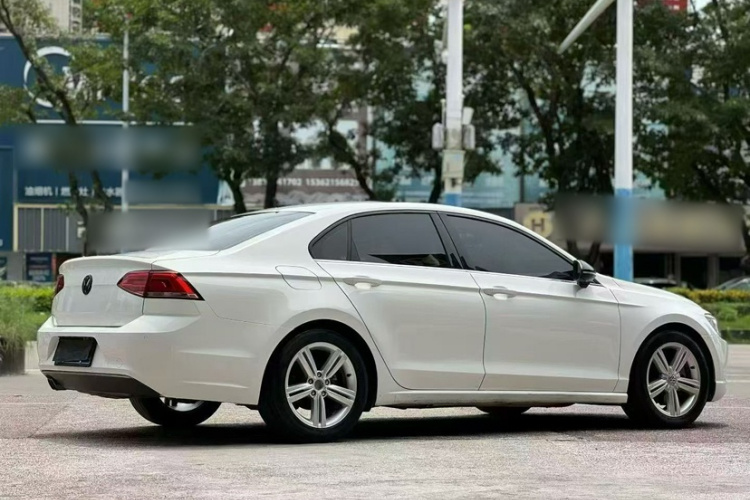 Volkswagen Lamando 2015 immagine di auto #3