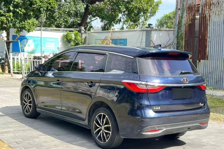 BYD Song MAX 2018 immagine di auto #3