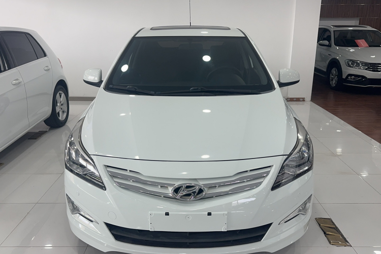 Hyundai Reina Hatchback 2015 #3 Hyundai Reina Hatchback 2015 immagine di auto #3