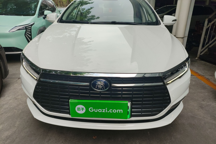 BYD Qin 2020 immagine di auto #3